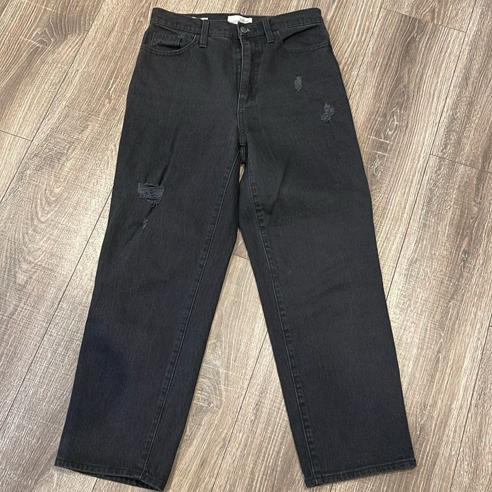 Universal Thread Vintage Straight Black Distressed Jeans Size 4/27R